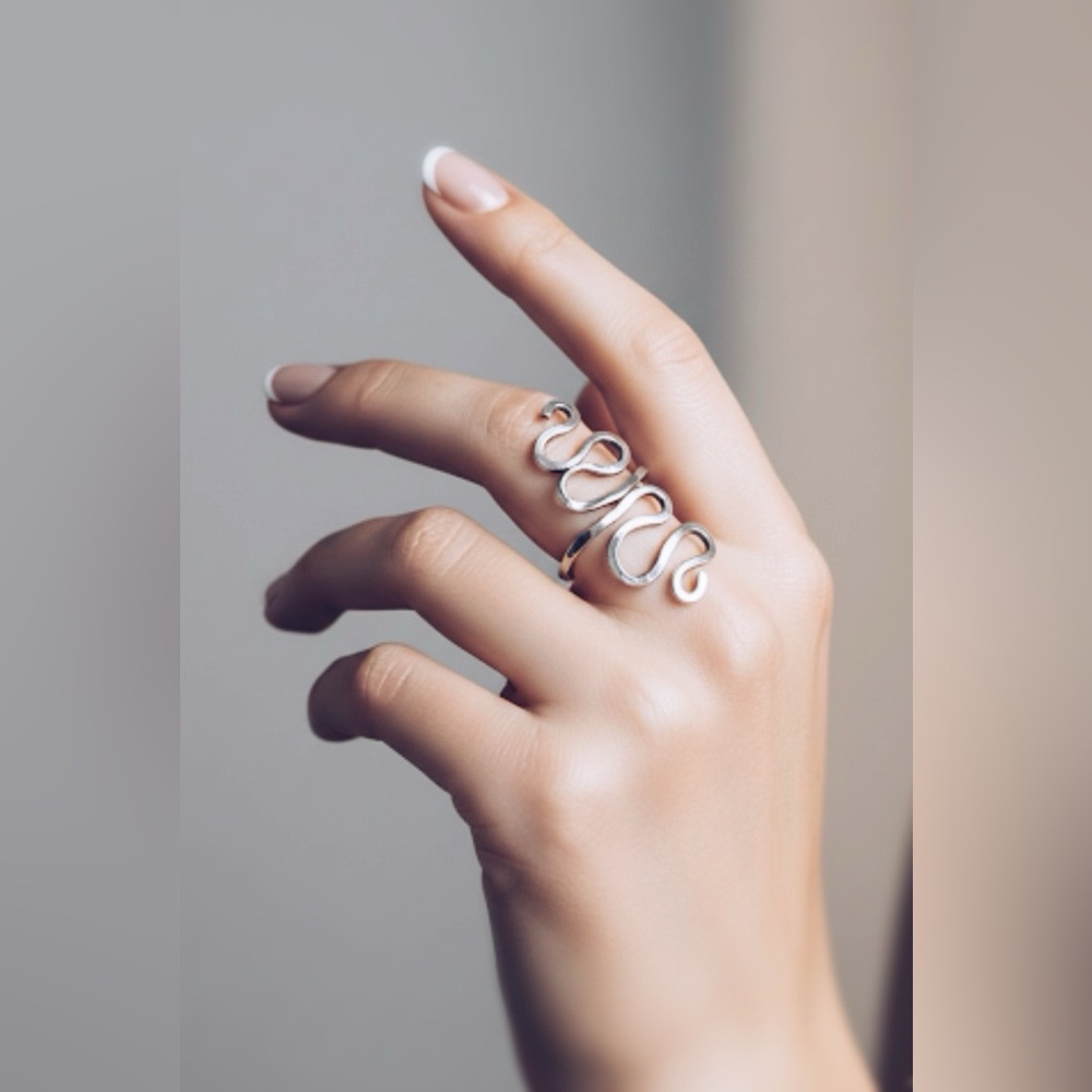 Vintage Artisan Silver Wave Statement Ring - image 3